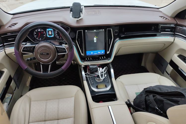 Used Zotye T700 2017 1.8T Dual-Clutch Luxury Model Center Console