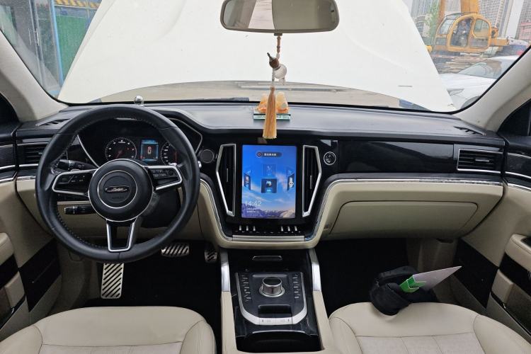 Used Zotye T700 2017 1.8T Dual-Clutch Luxury Model Center Console