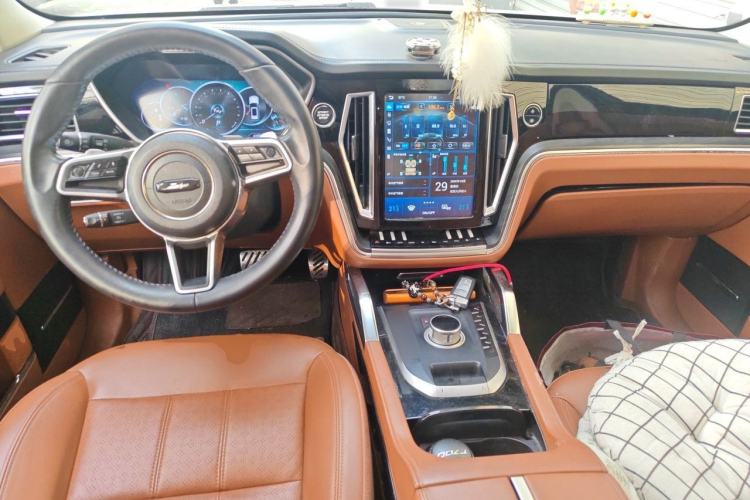 Used Zotye T700 2017 1.8T Dual-Clutch Luxury Model Center Console