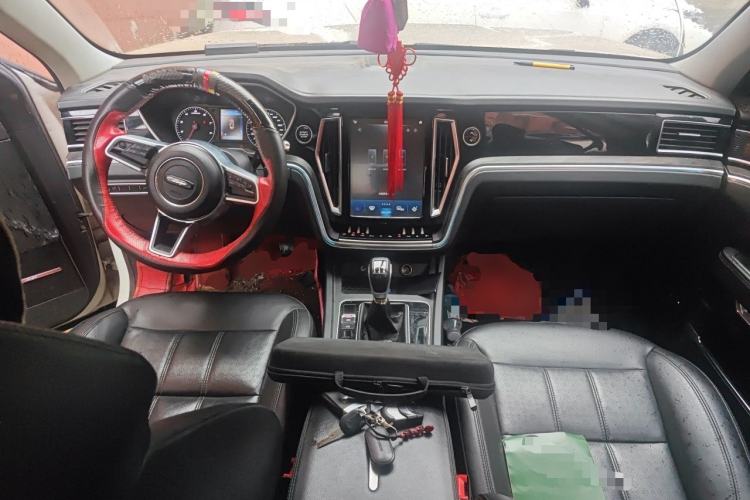 Used Zotye T700 2017 1.8T Manual Luxury Model Center Console