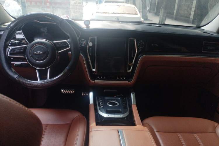 Used Zotye T700 2017 1.8T Dual-Clutch Flagship Model Center Console