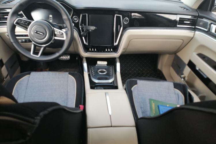 Used Zotye T700 2017 1.8T Dual-Clutch Prestige Model Center Console