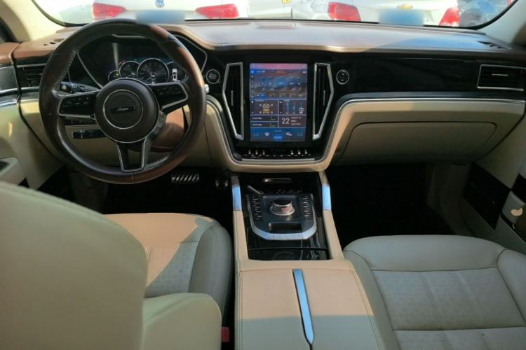 Used Zotye T700 2017 1.8T Dual-Clutch Prestige Model Center Console
