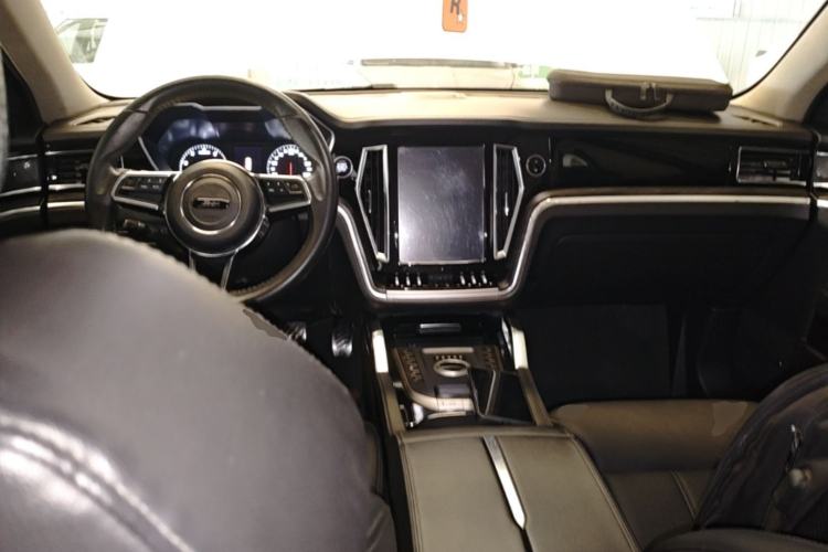 Used Zotye T700 2017 1.8T Dual-Clutch Luxury Model Center Console