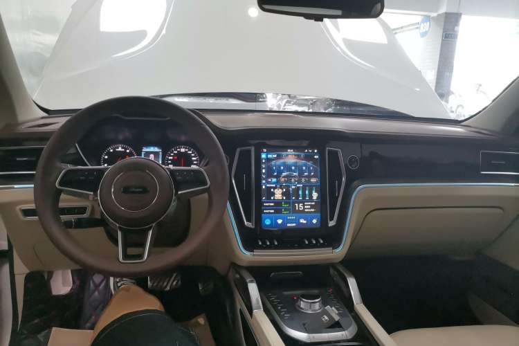Used Zotye T700 2017 1.8T Dual-Clutch Luxury Model Center Console