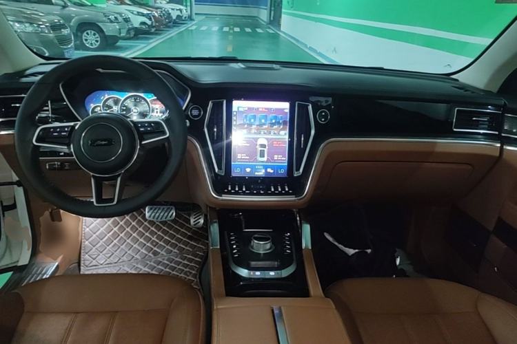 Used Zotye T700 2017 1.8T Dual-Clutch Prestige Model Center Console