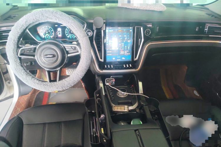 Used Zotye T700 2017 1.8T Dual-Clutch Prestige Model Center Console