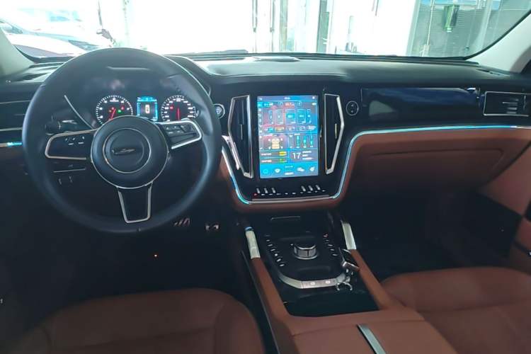 Used Zotye T700 2017 1.8T Dual-Clutch Luxury Model Center Console