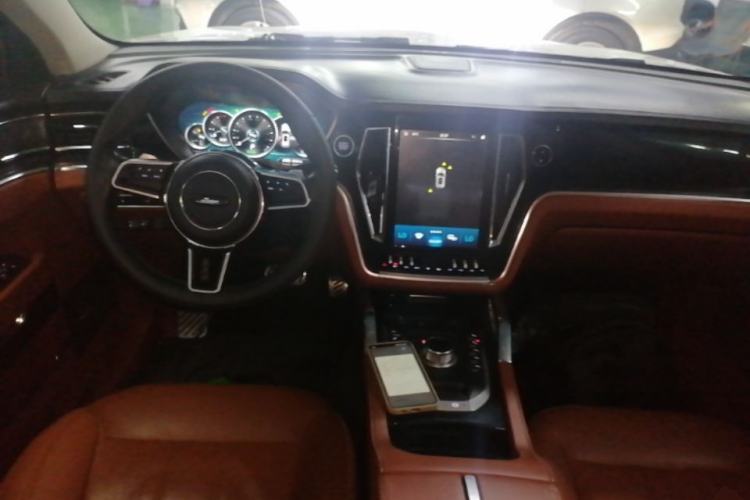 Used Zotye T700 2017 1.8T Dual-Clutch Flagship Model Center Console