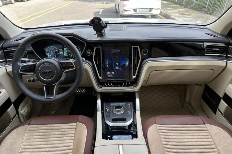 Used Zotye T700 2017 2.0T Automatic Prestige Edition Center Console