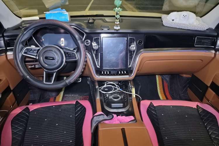 Used Zotye T700 2017 1.8T Dual-Clutch Luxury Model Center Console
