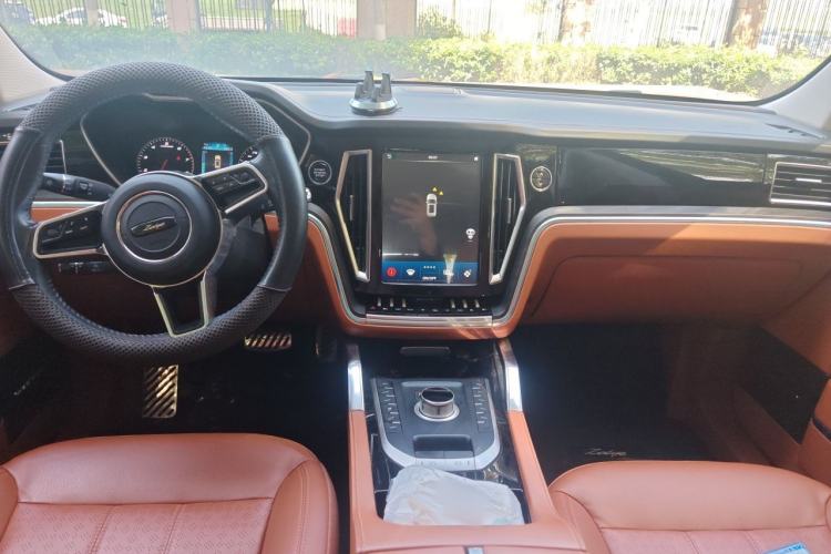 Used Zotye T700 2017 1.8T Dual-Clutch Luxury Model Center Console