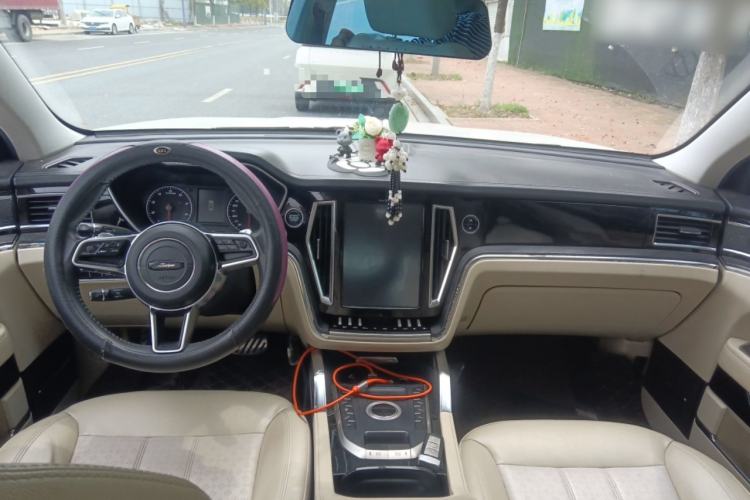 Used Zotye T700 2017 1.8T Dual-Clutch Luxury Model Center Console