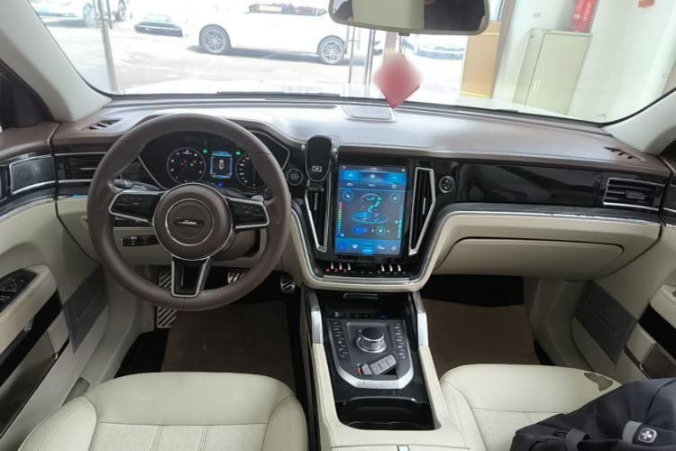 Used Zotye T700 2017 1.8T Dual-Clutch Luxury Model Center Console