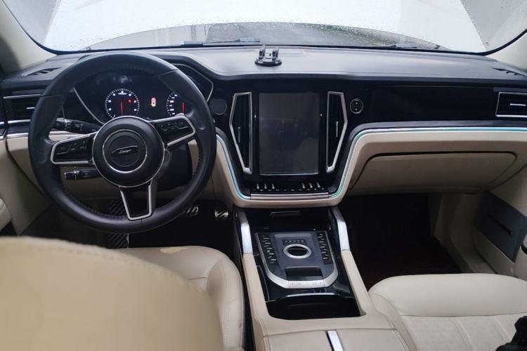 Used Zotye T700 2017 1.8T Dual-Clutch Luxury Model Center Console
