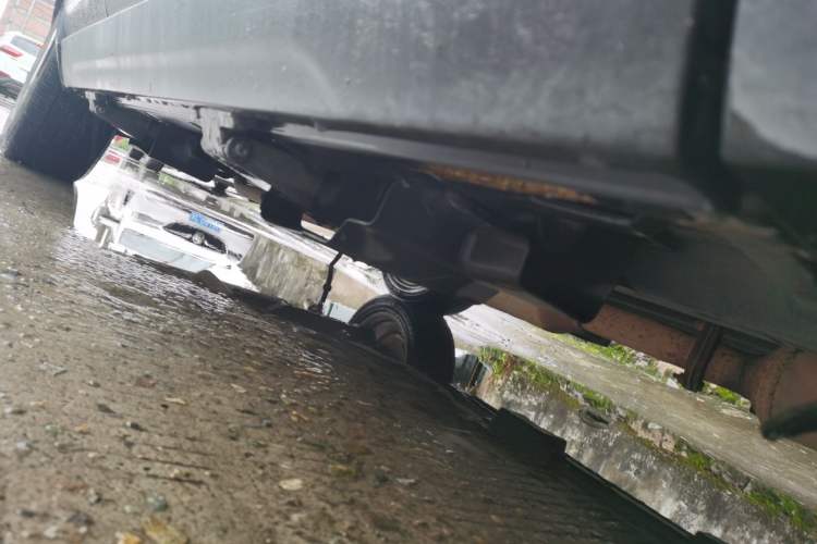 Used Zotye T700 2017 1.8T Dual-Clutch Prestige Model Chassis Front Right