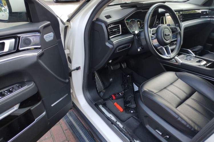 Used Zotye T700 2017 1.8T Dual-Clutch Prestige Model Driver Seat
