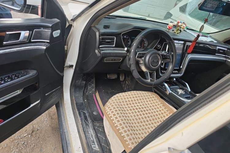 Used Zotye T700 2017 1.8T Dual-Clutch Luxury Model Driver Seat