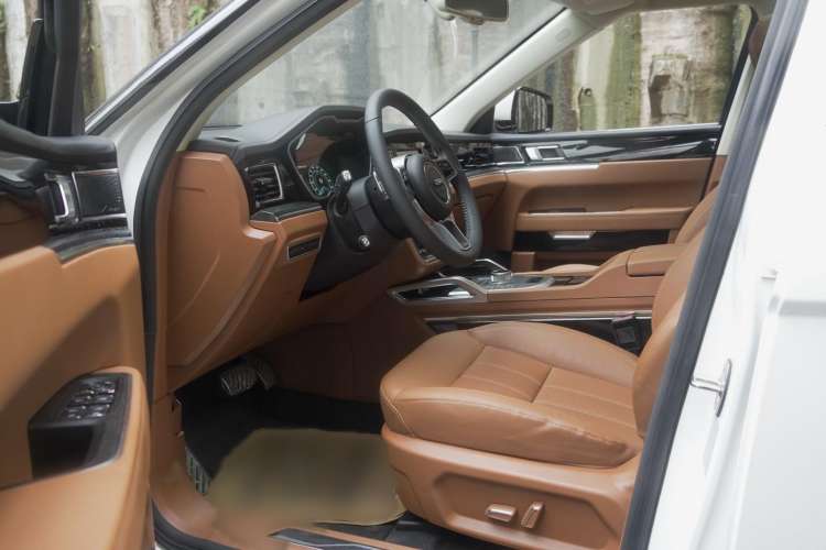 Used Zotye T700 2017 2.0T Automatic Prestige Edition Driver Seat