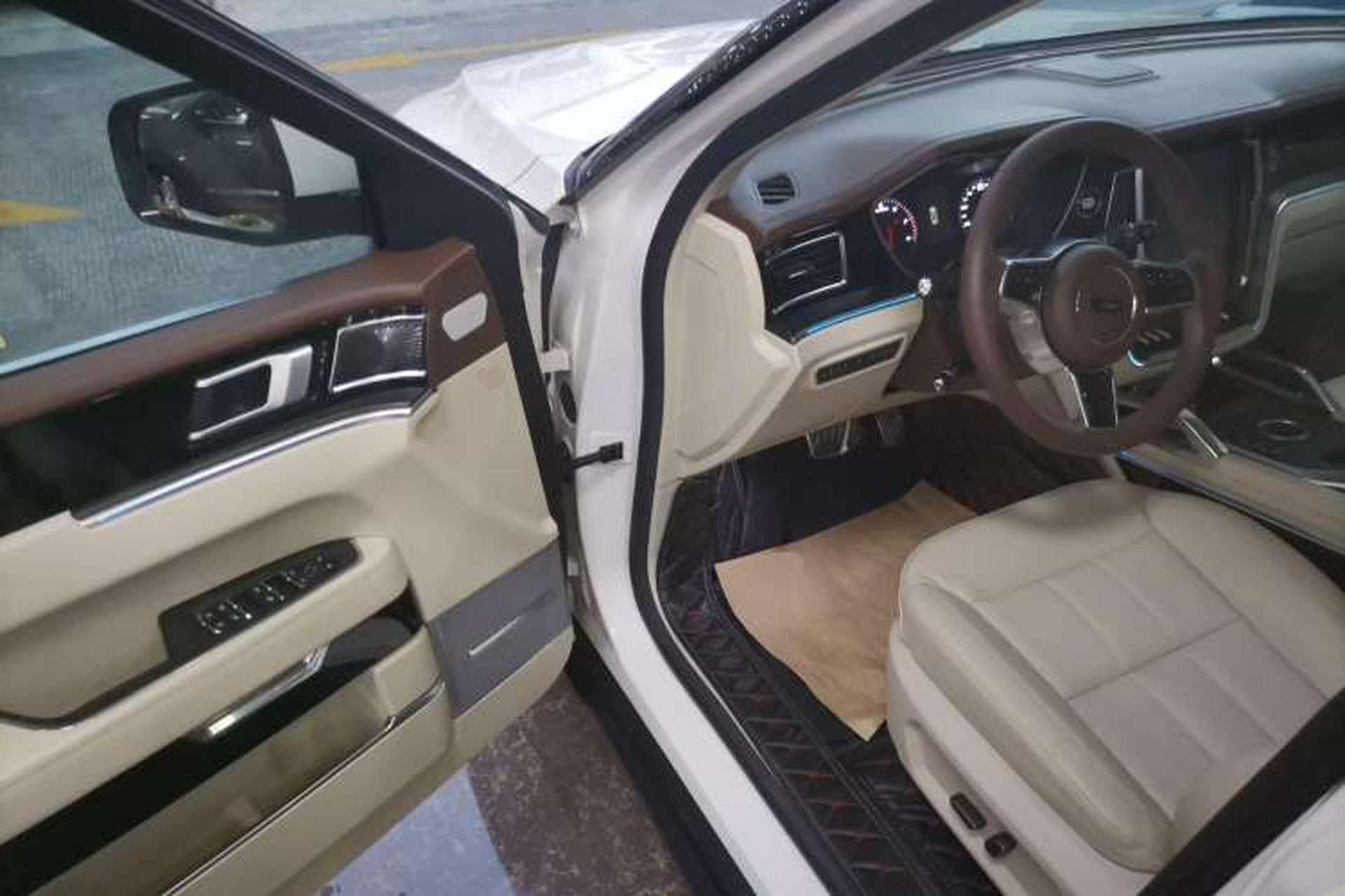 Used Zotye T700 2017 1.8T Dual-Clutch Luxury Model Driver Seat