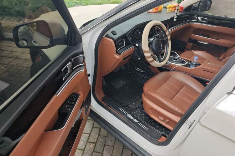 Used Zotye T700 2017 1.8T Dual-Clutch Luxury Model Driver Seat