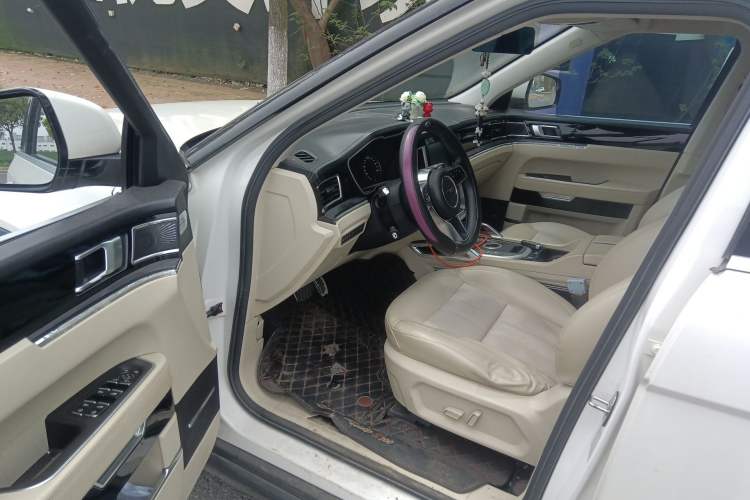 Used Zotye T700 2017 1.8T Dual-Clutch Luxury Model Driver Seat