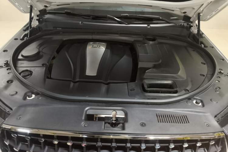 Used Zotye T700 2017 1.8T Manual Luxury Model Engine Bay