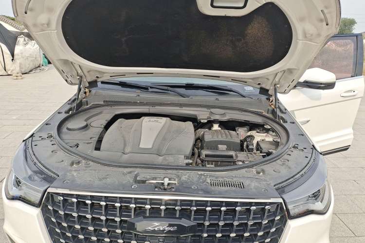 Used Zotye T700 2017 1.8T Dual-Clutch Flagship Model Engine Bay