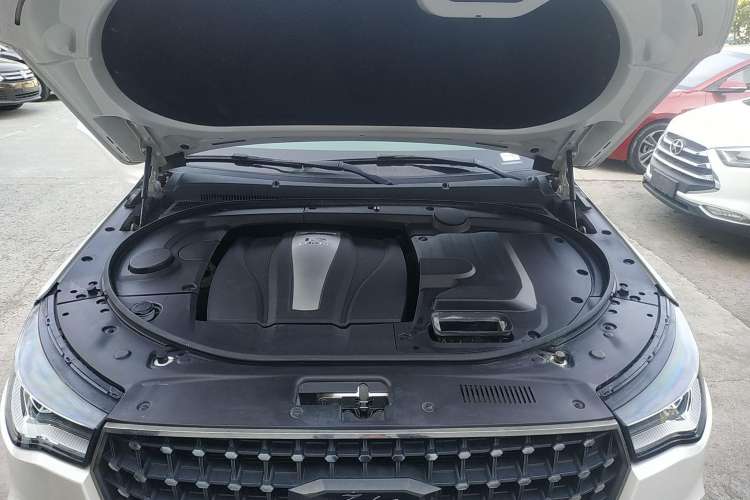 Used Zotye T700 2017 1.8T Dual-Clutch Luxury Model Engine Bay