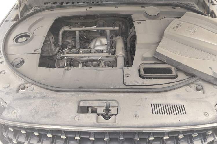 Used Zotye T700 2017 1.8T Dual-Clutch Prestige Model Engine Bay