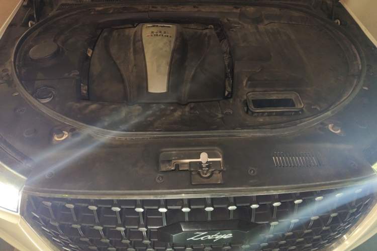 Used Zotye T700 2017 1.8T Dual-Clutch Luxury Model Engine Bay