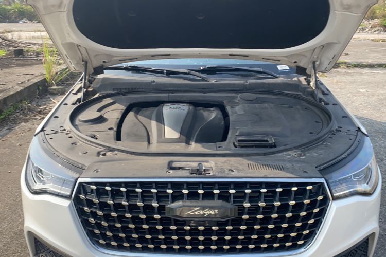 Used Zotye T700 2017 1.8T Dual-Clutch Luxury Model Engine Bay