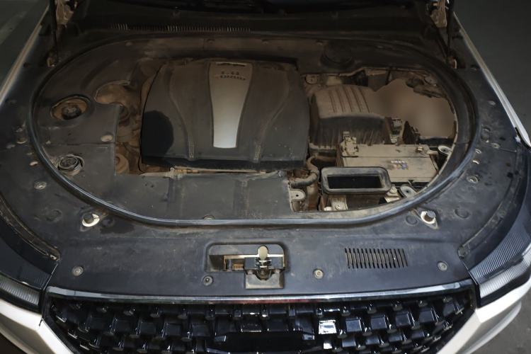 Used Zotye T700 2017 1.8T Dual-Clutch Luxury Model Engine Bay