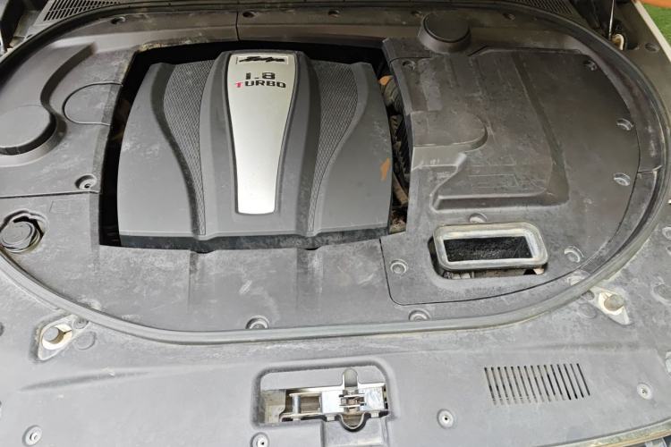 Used Zotye T700 2017 1.8T Dual-Clutch Luxury Model Engine Bay