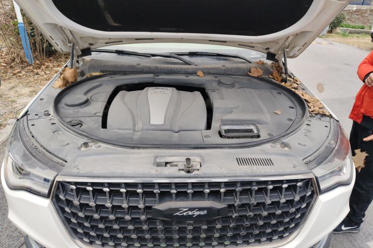 Used Zotye T700 2017 1.8T Dual-Clutch Luxury Model Engine Bay
