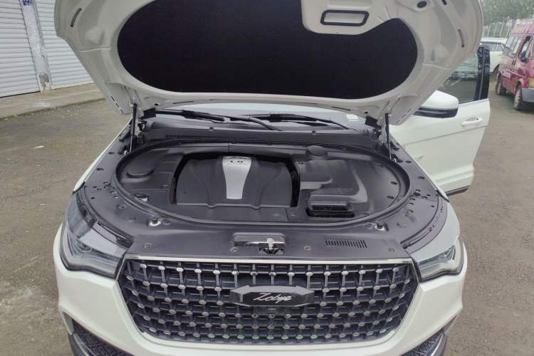 Used Zotye T700 2017 1.8T Dual-Clutch Flagship Model Engine Bay