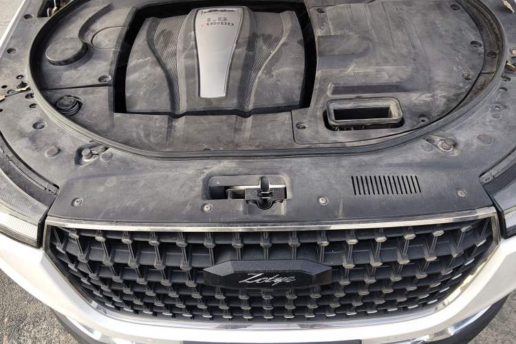 Used Zotye T700 2017 1.8T Dual-Clutch Prestige Model Engine Bay