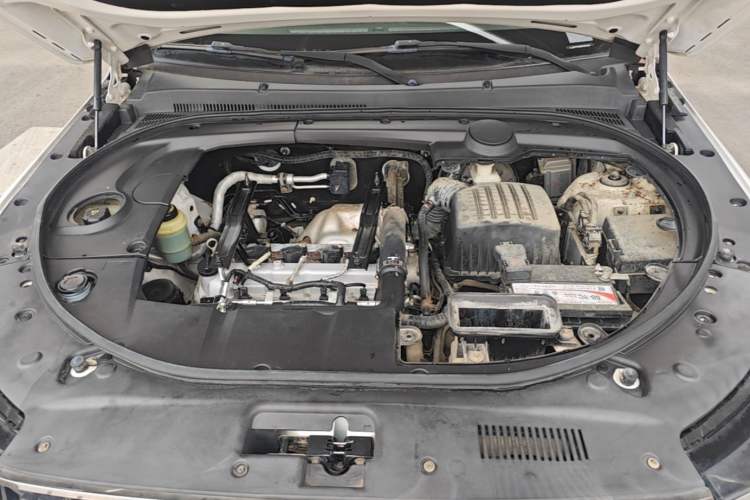 Used Zotye T700 2017 1.8T Dual-Clutch Luxury Model Engine Bay