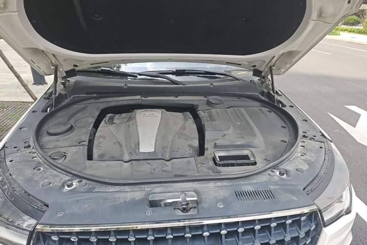 Used Zotye T700 2017 1.8T Dual-Clutch Prestige Model Engine Bay