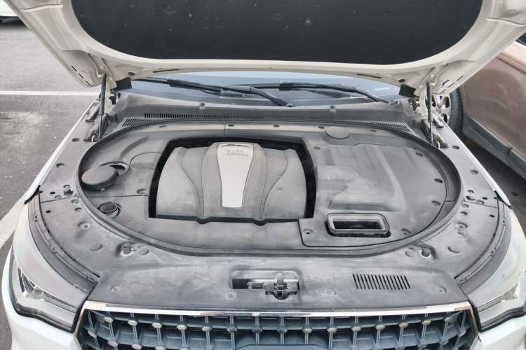 Used Zotye T700 2017 1.8T Dual-Clutch Luxury Model Engine Bay