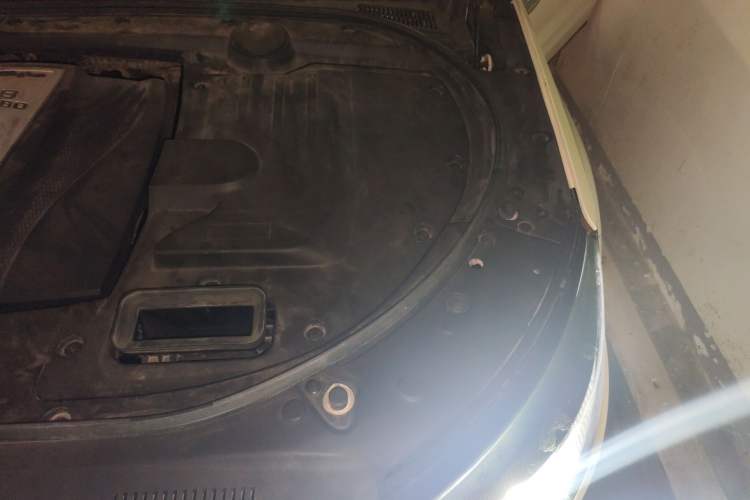 Used Zotye T700 2017 1.8T Dual-Clutch Luxury Model Engine Bay Left