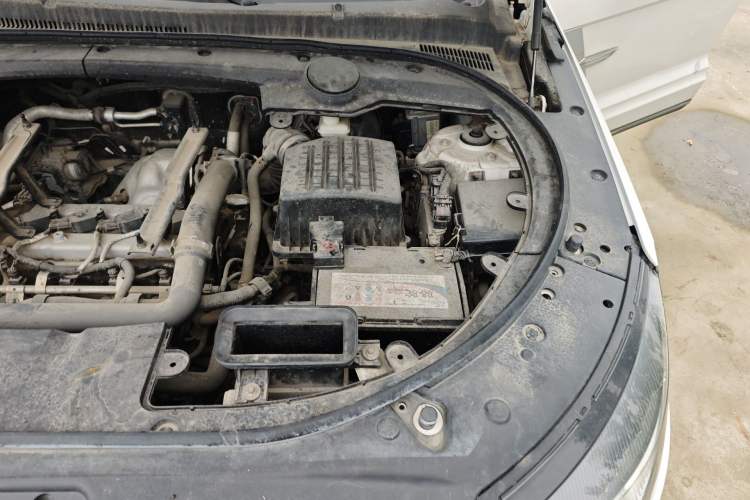 Used Zotye T700 2017 1.8T Dual-Clutch Luxury Model Engine Bay Left