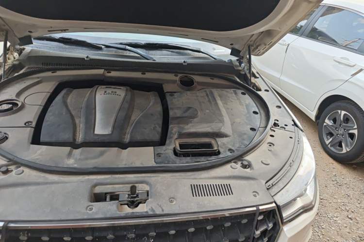 Used Zotye T700 2017 1.8T Dual-Clutch Luxury Model Engine Bay Left