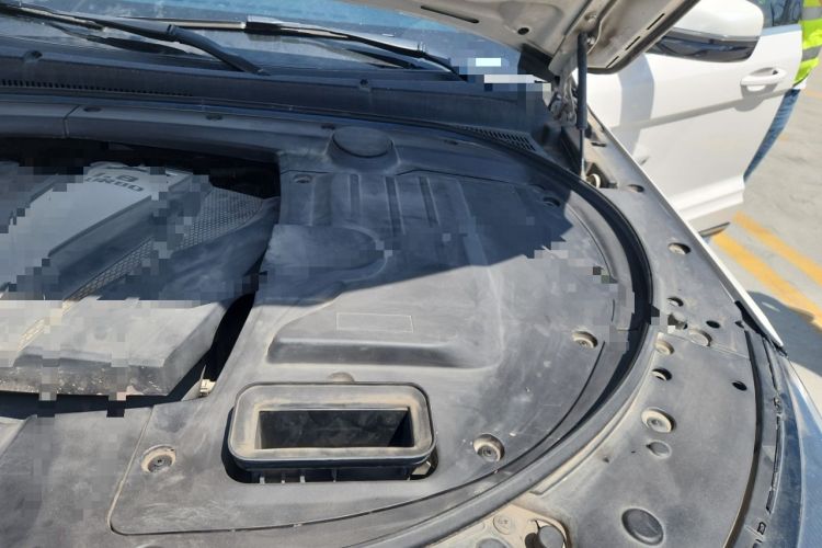 Used Zotye T700 2017 1.8T Dual-Clutch Prestige Model Engine Bay Left
