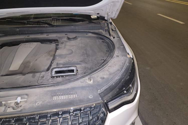 Used Zotye T700 2017 1.8T Dual-Clutch Luxury Model Engine Bay Left