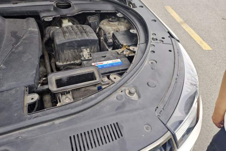 Used Zotye T700 2017 1.8T Dual-Clutch Prestige Model Engine Bay Left