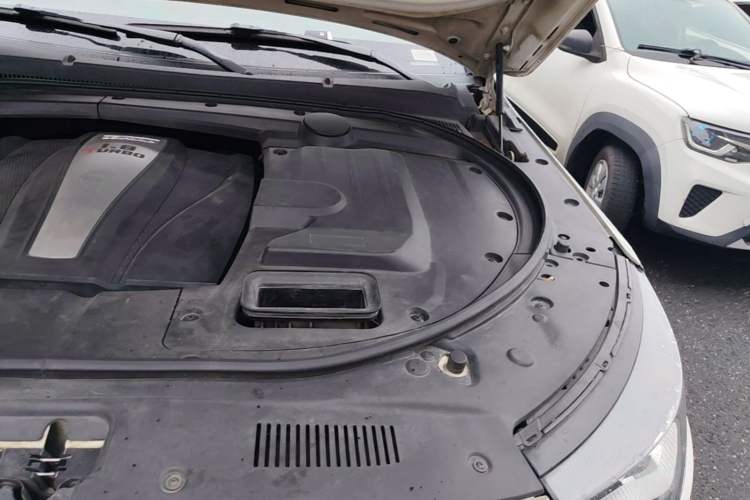Used Zotye T700 2017 1.8T Dual-Clutch Luxury Model Engine Bay Left