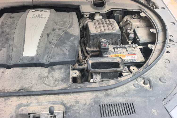 Used Zotye T700 2017 1.8T Dual-Clutch Luxury Model Engine Bay Left