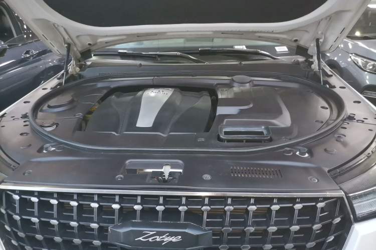 Used Zotye T700 2017 1.8T Dual-Clutch Luxury Model Engine Bay