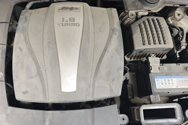 Used Zotye T700 2017 1.8T Dual-Clutch Luxury Model Engine Bay